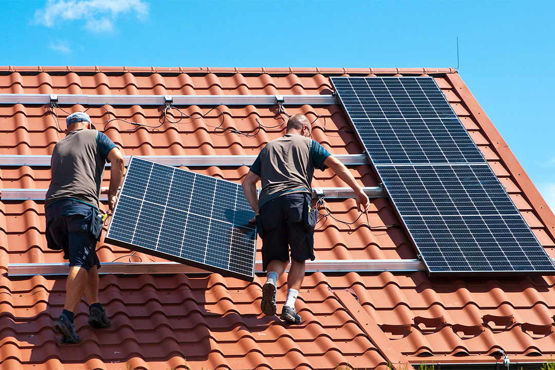 £15B UK Plan Spurs Solar, Battery, Heat Pump Growth