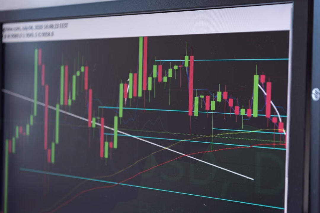 . Kevin Warsh's First Fed Meeting Gave Crypto Nothing and the Market Noticed