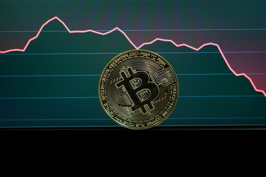 Strategy's Bitcoin Premium Vanishes While Strive Keeps Buying