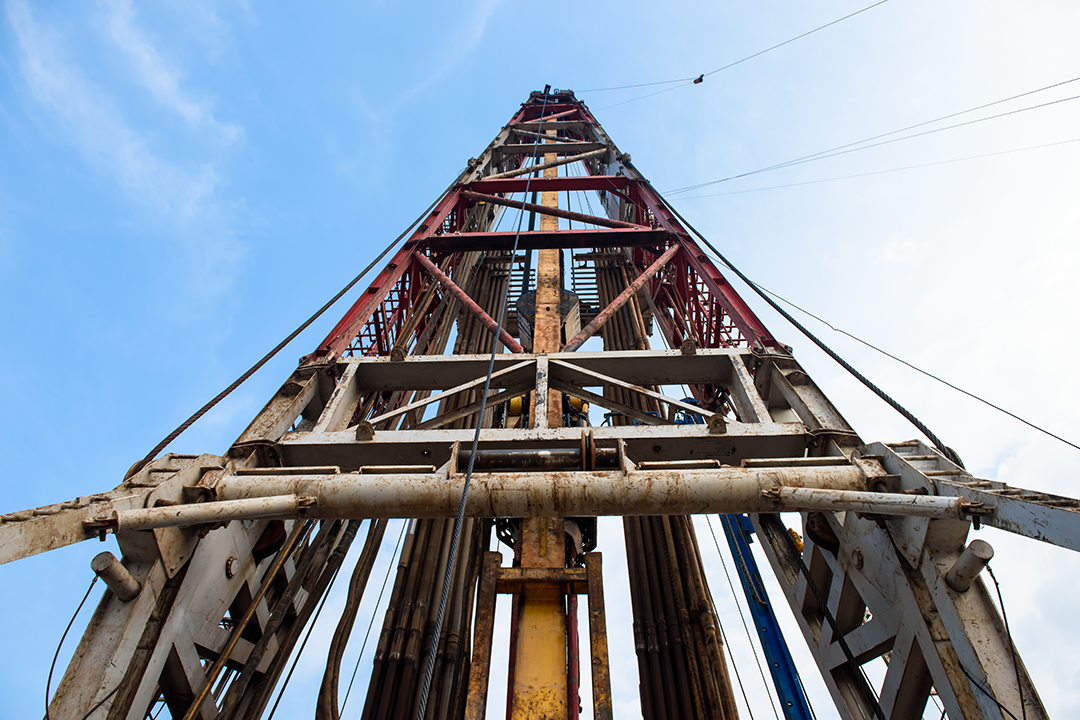 MAX Power Drills Lawson 5 and Signs Non-Binding MOU With Douglas Capital